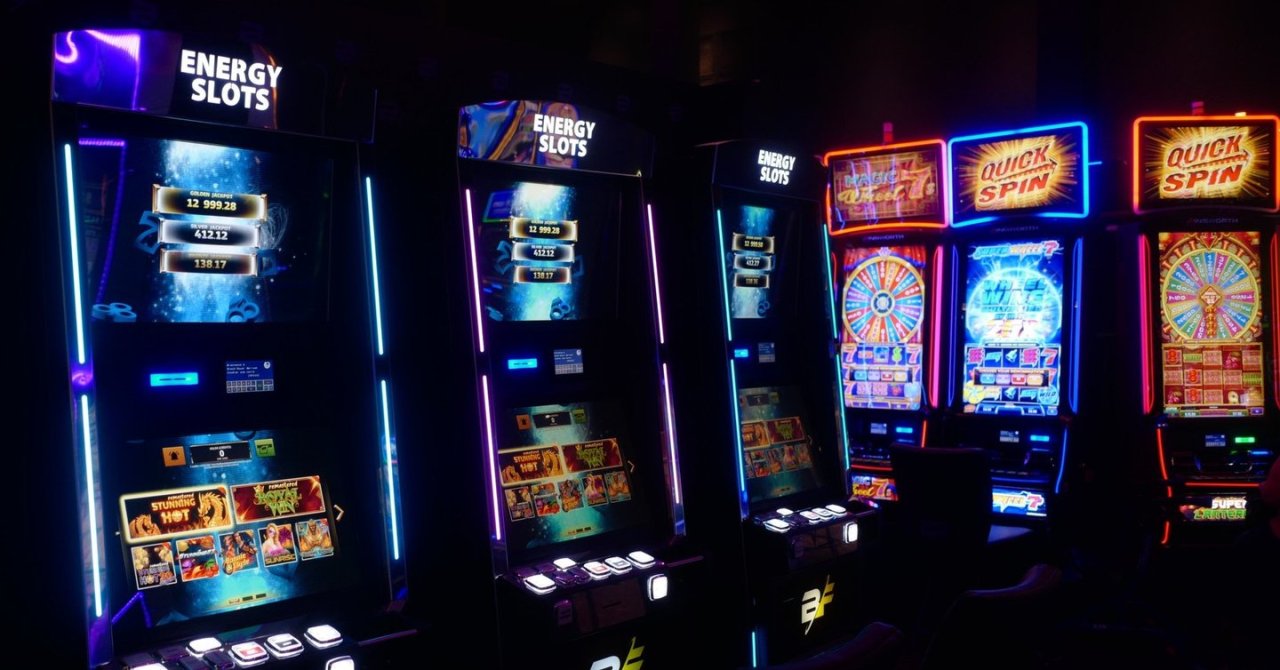 Grand Royal Wôlinak Casino Floor